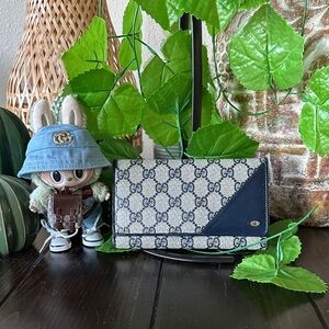 Gucci GG Supreme Canvas Wallet with Navy Trim